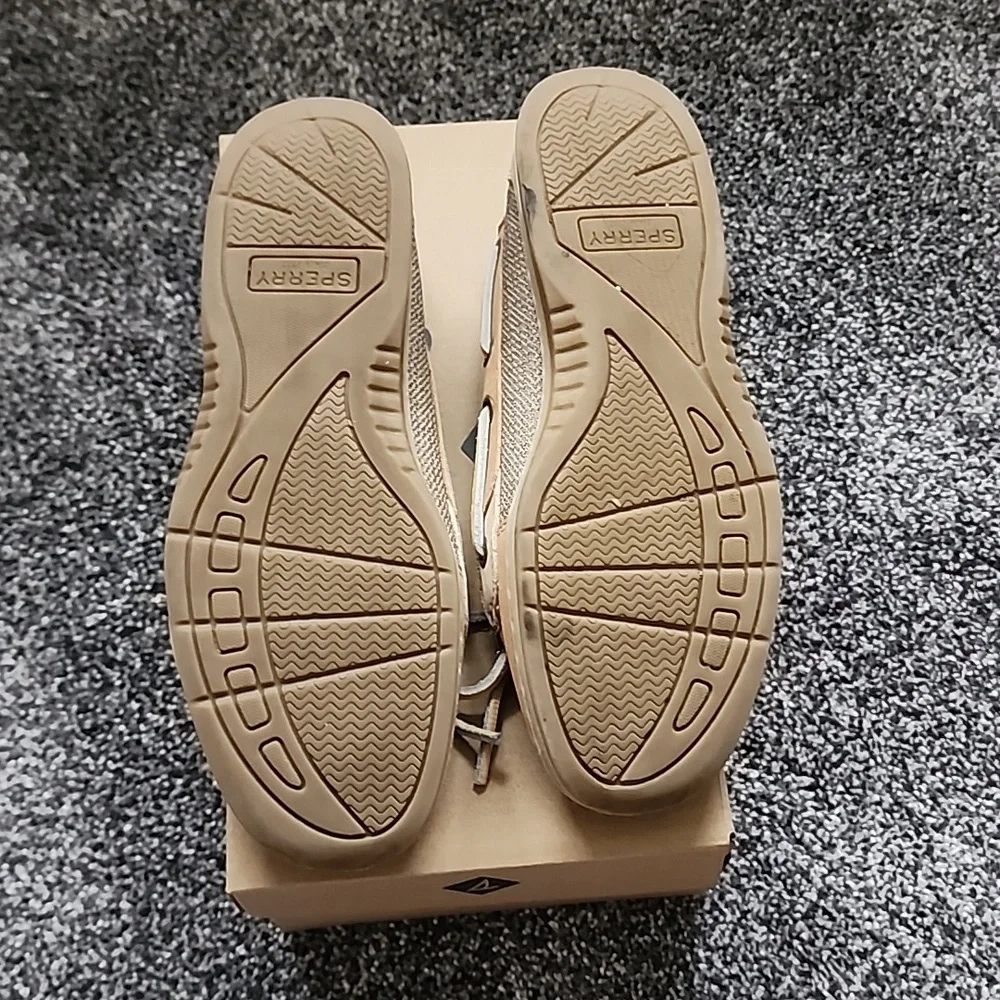 Sperry,s - Picture 4 of 8